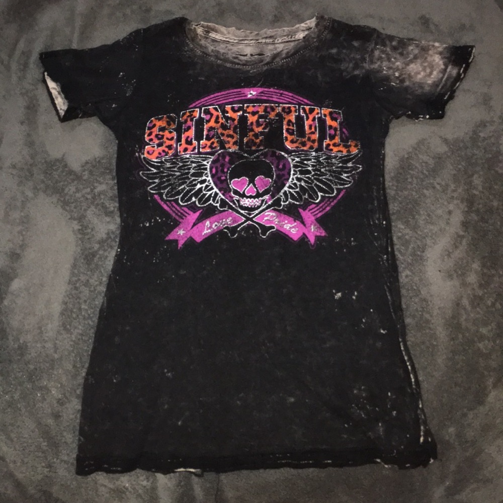 🆕Distressed sinful tee - Picture 2 of 8